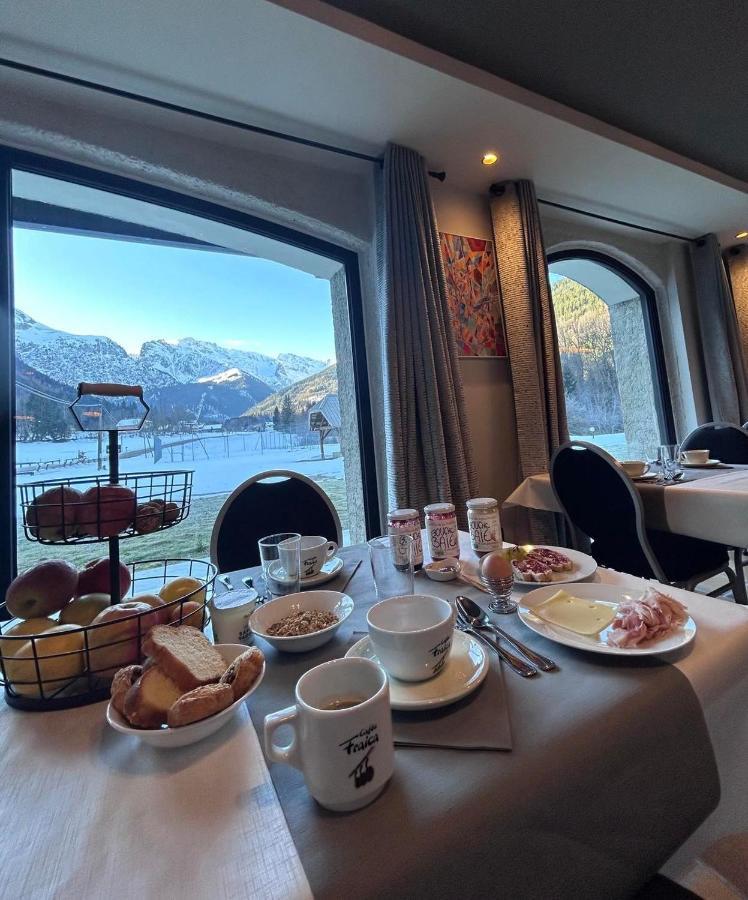 Hotel Restaurant Le Madame La Ferrière エクステリア 写真
