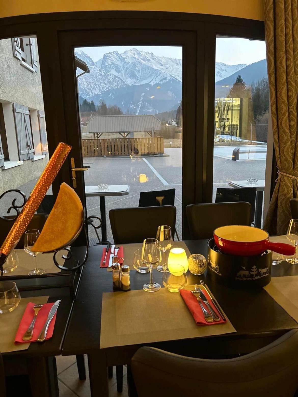 Hotel Restaurant Le Madame La Ferrière エクステリア 写真