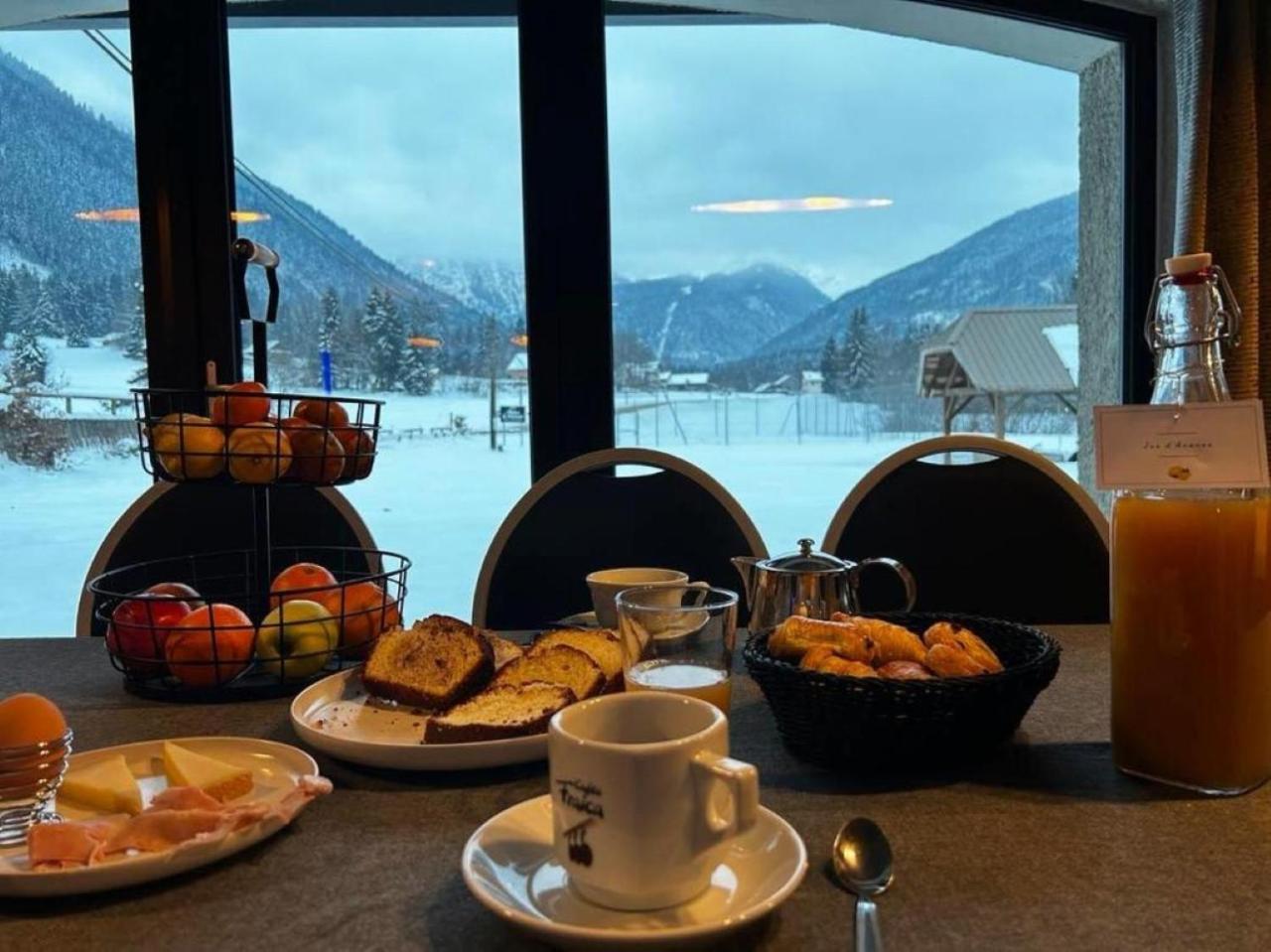 Hotel Restaurant Le Madame La Ferrière エクステリア 写真